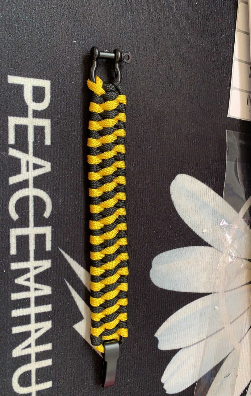 Emergency Survival Paracord Bracelet
